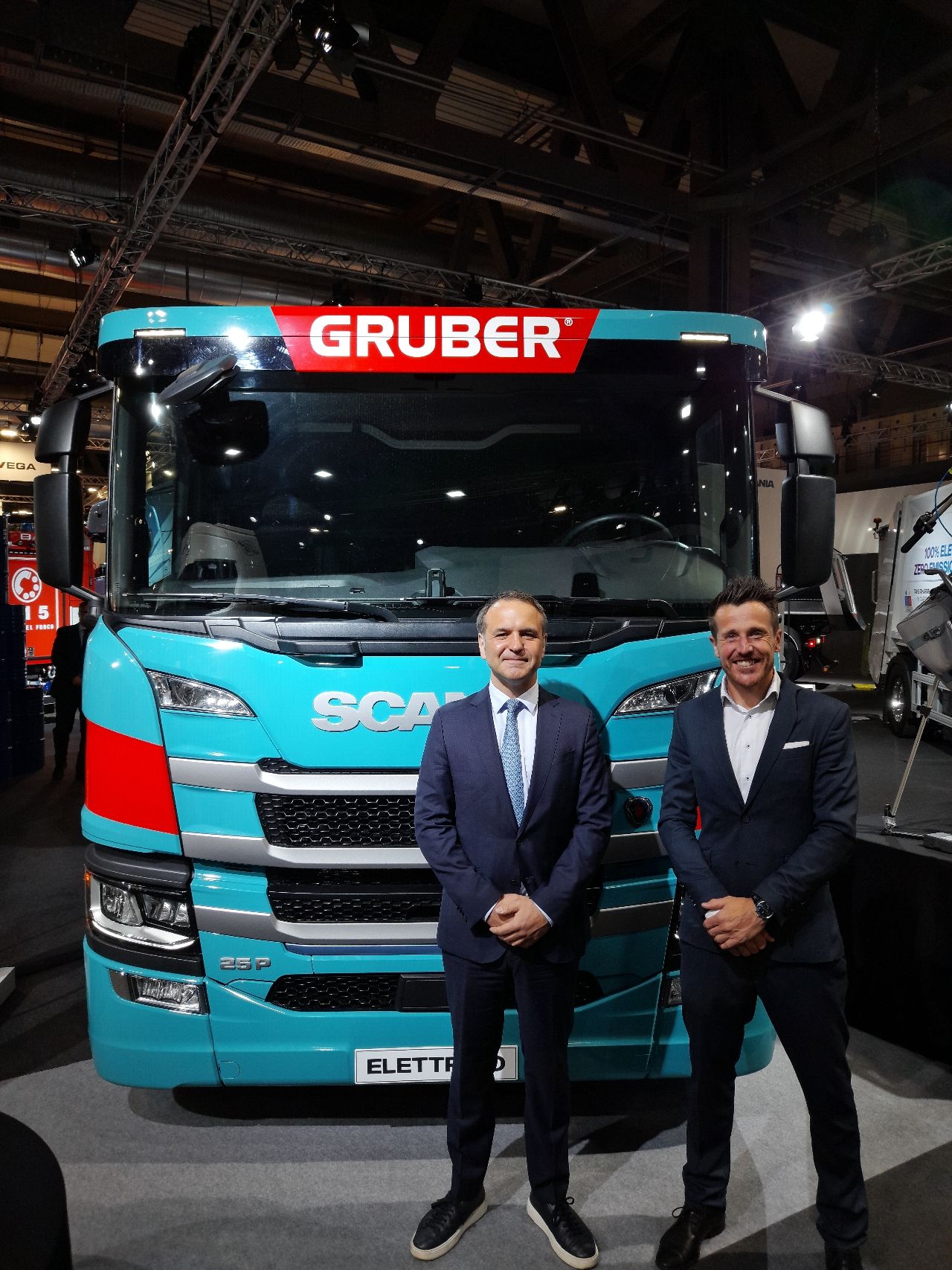 Gruber Logistics bestellt 50 neue E-Lkw