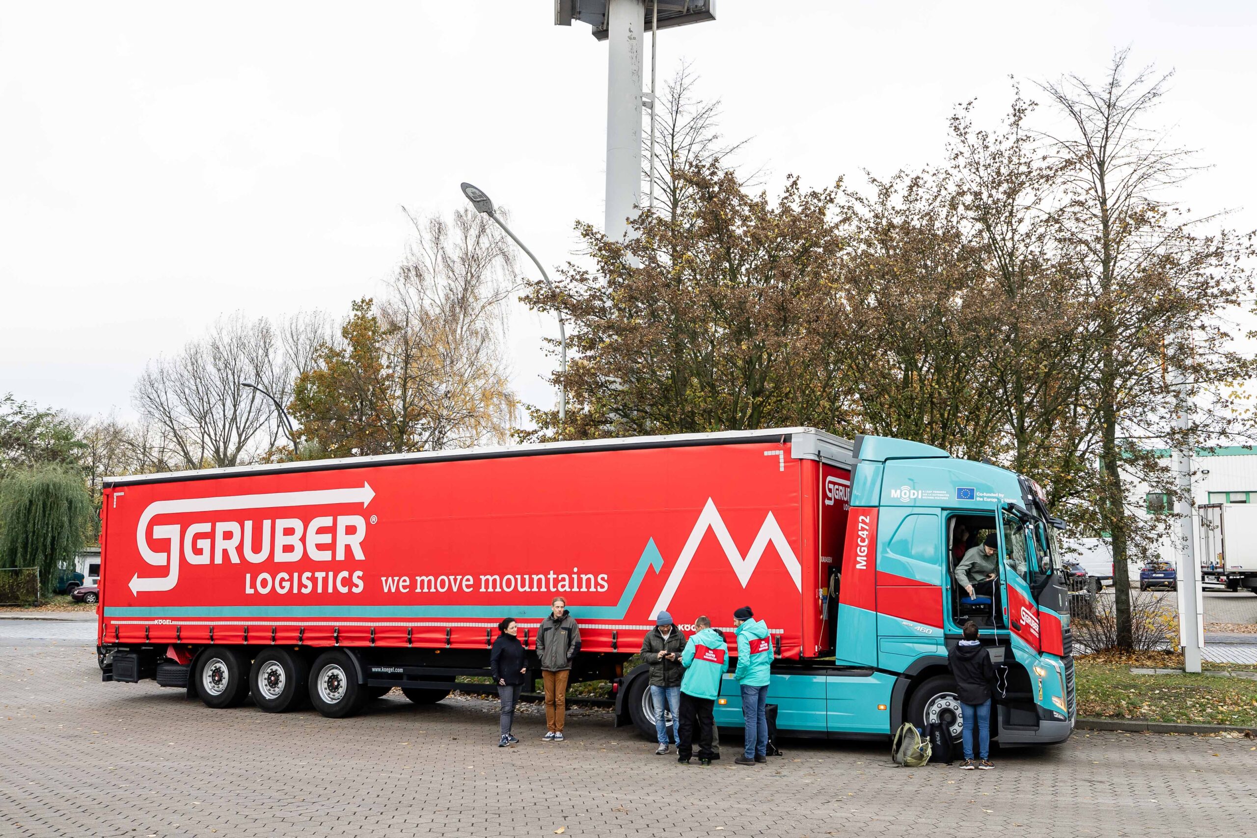 Gruber Logistics participates in test project for autonomous trucks in Hamburg