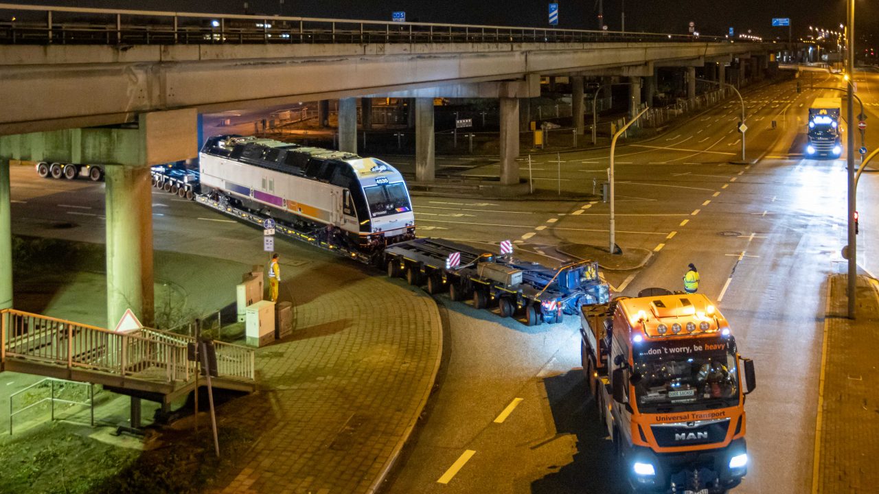 Universal Transport has a new low-loader trailer in use