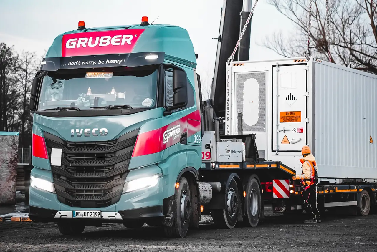Gruber Logistics trasporta sistemi di accumulo di energia a batteria (BESS)